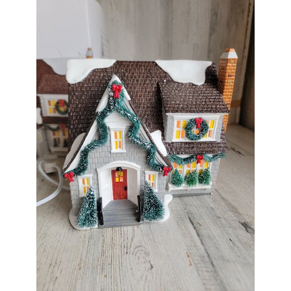 Dept 56 4016902PP Lynnhaven house snow village accessory Xmas - Picture 1 of 8